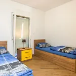 Andela 5 アパート マカルスカ