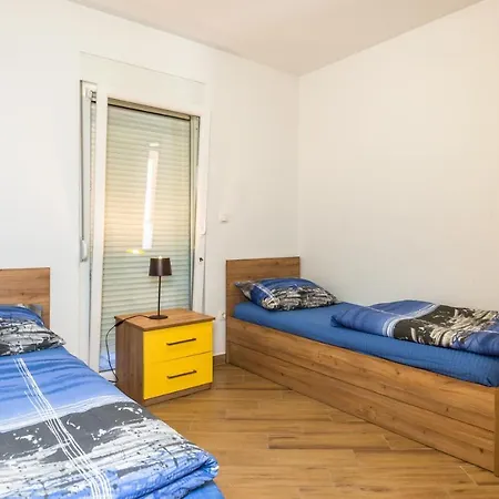 Andela 5 Apartment Makarska